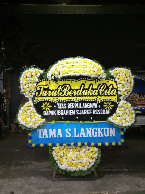 Papan Bunga Duka di Kinilow Satu